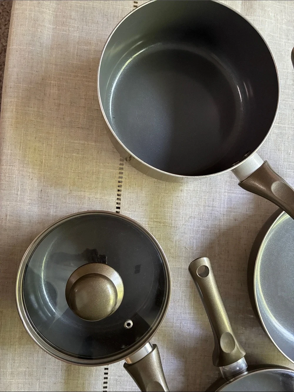 pots, pans, lids set & 10 pce. kitchen essential utensils!